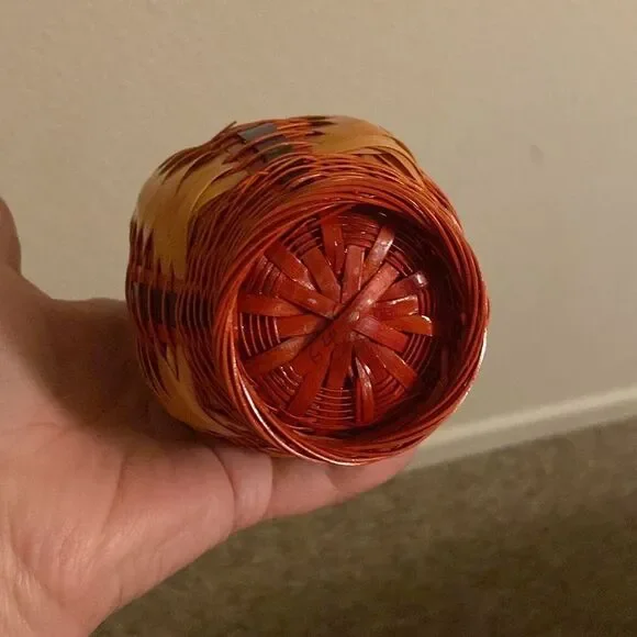 Handcrafted Woven Vase - Brown and Tan Vintage - Picture 2 of 6